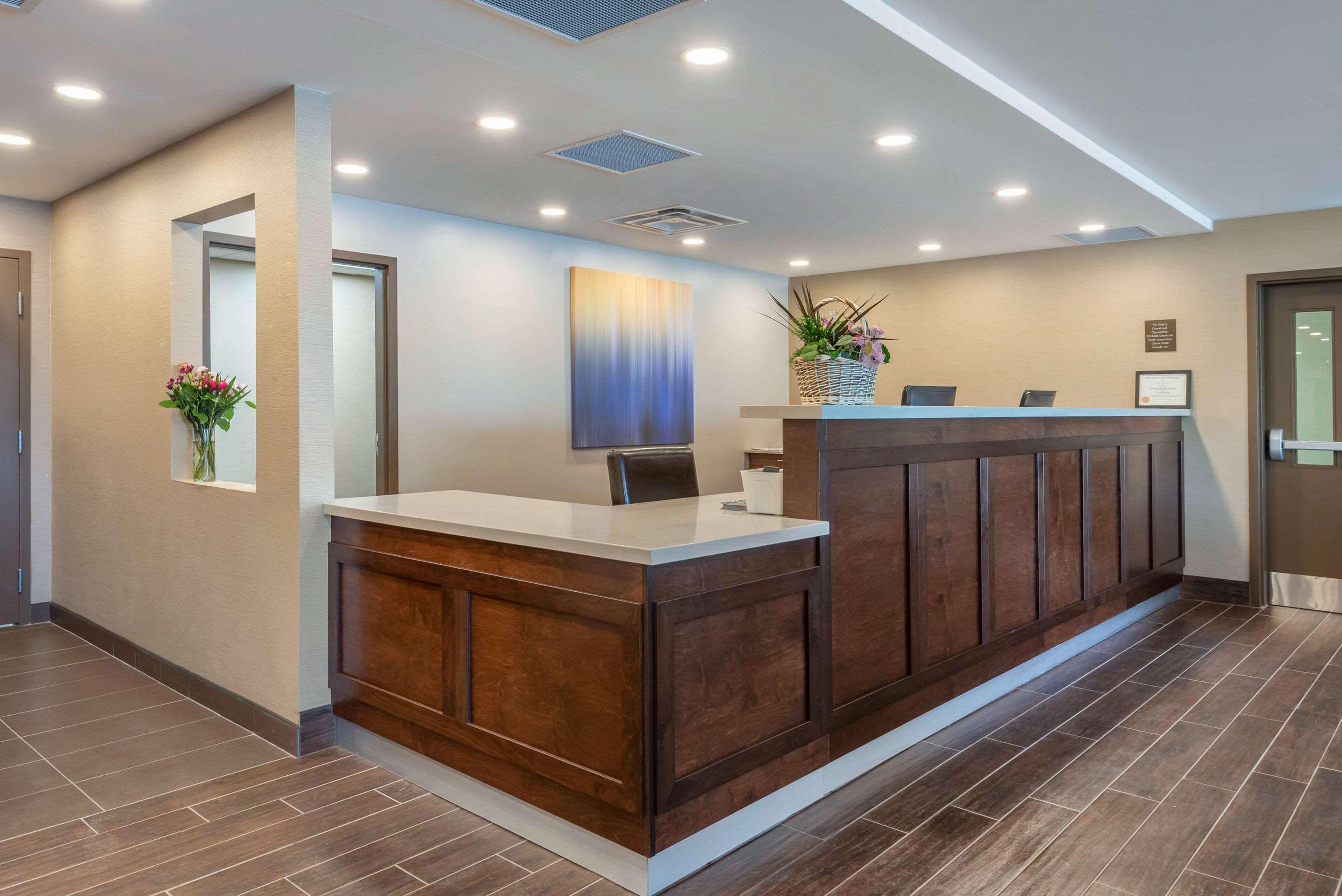 Comfort Inn & Suites Greater Napanee Exteriör bild
