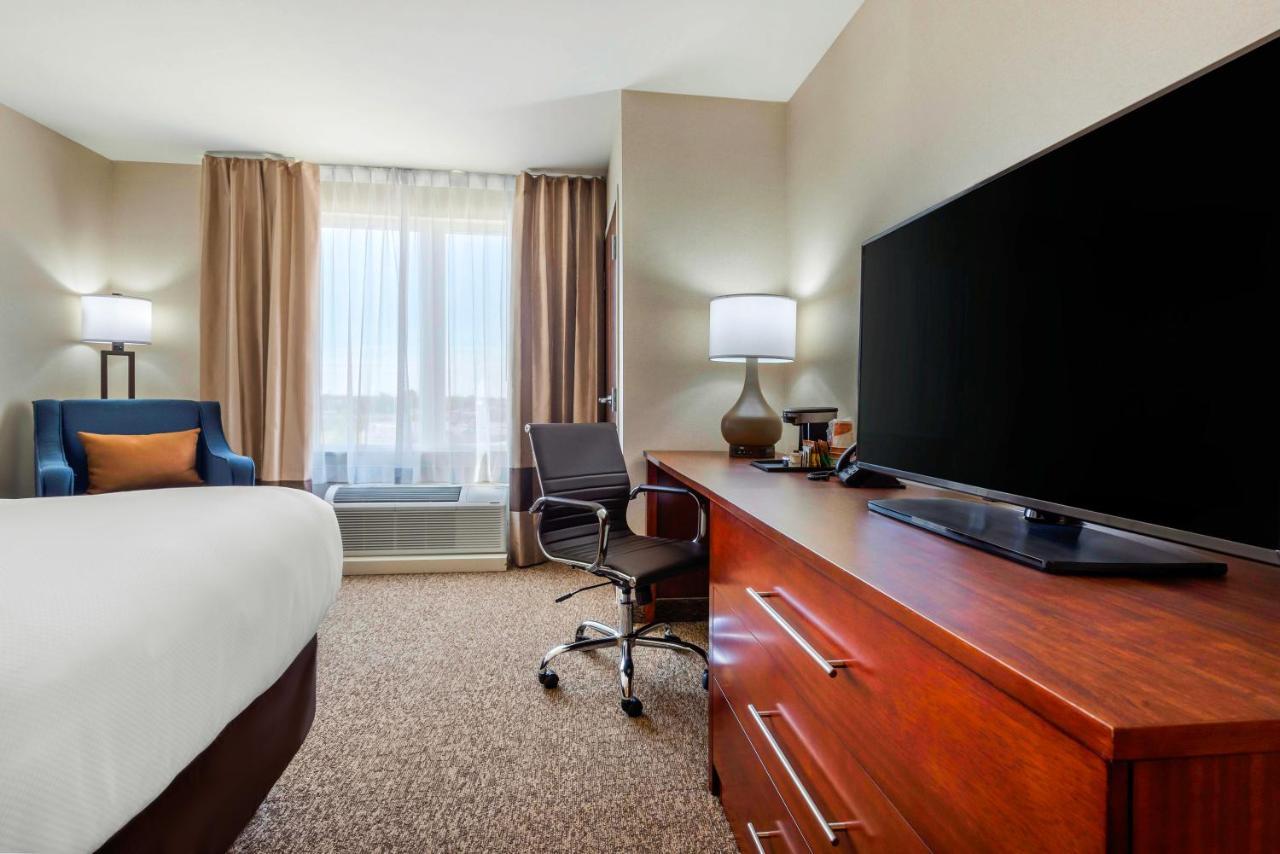 Comfort Inn & Suites Greater Napanee Exteriör bild